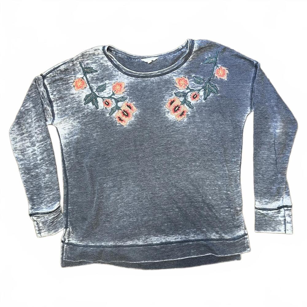 Lucky Brand Floral Embroidered burnout gray top size medium